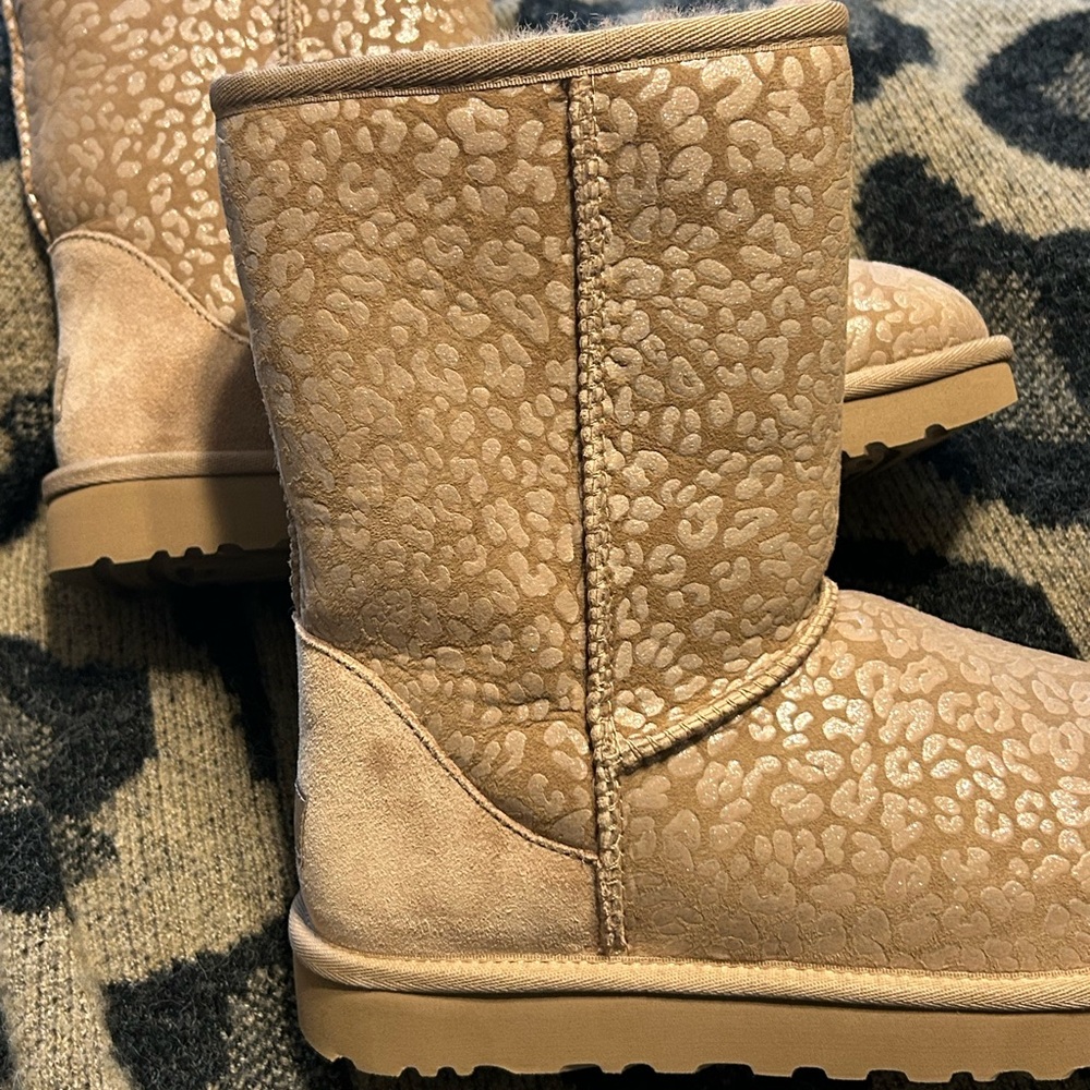 Womens Size 10 Leopard Print Ugg Boots - Picture 2 of 7